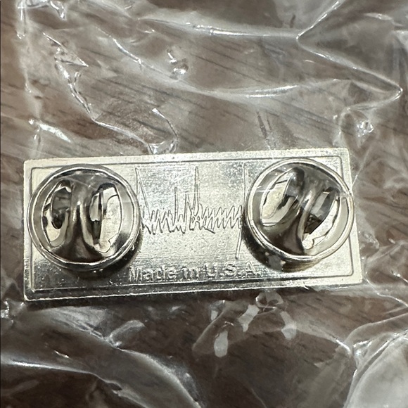 Trump Pence 2020 Campaign Pin - Red, White, and Blue - Picture 4 of 5